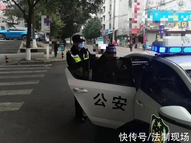 老人|古稀老人散步迷路民警护送安全回家