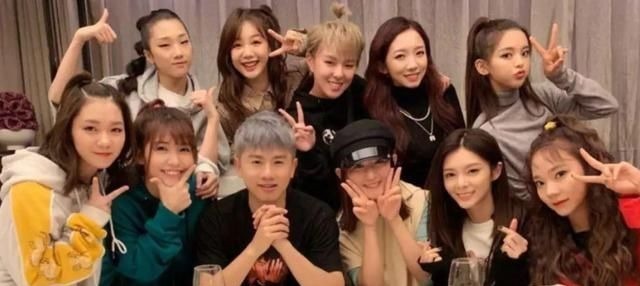 倒奶打投的背后，粉丝们的钱最终进了谁的腰包？