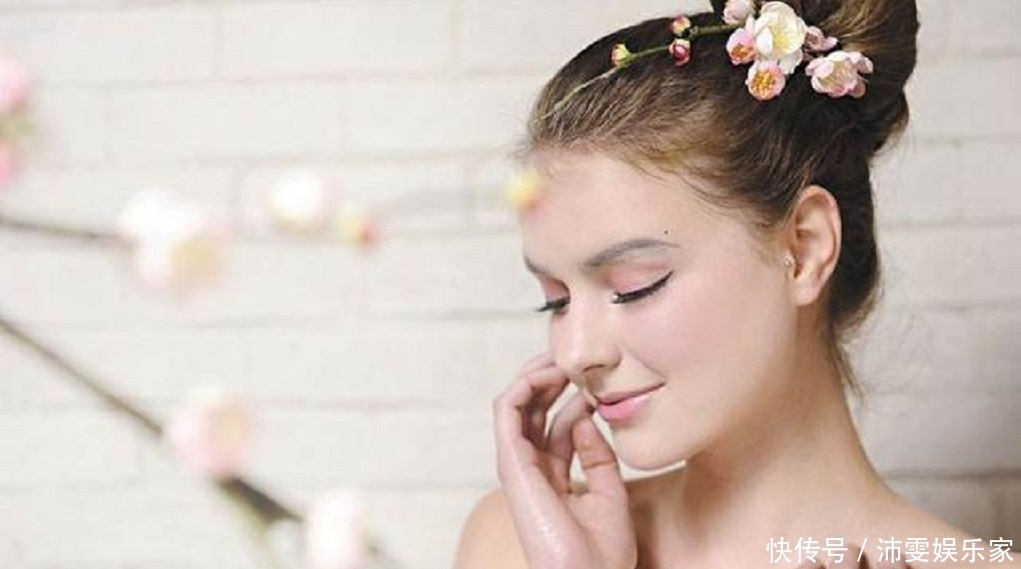 半个月|牙膏与“它”混合,居然可以美白淡斑,用了半个月,皮肤又白又嫩