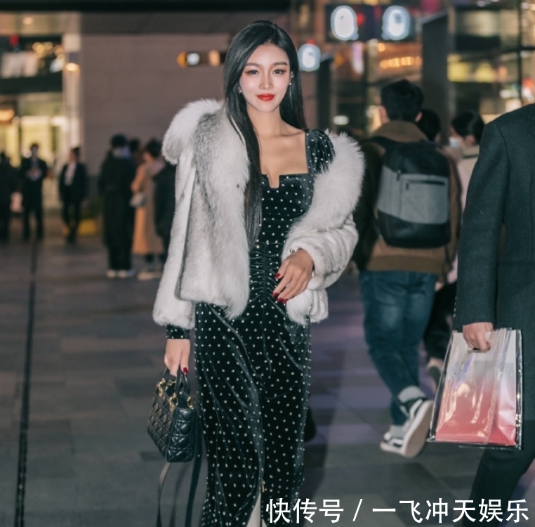 成都素人小姐姐真会穿，穿搭时髦又显贵，常见单品也能穿出高级感