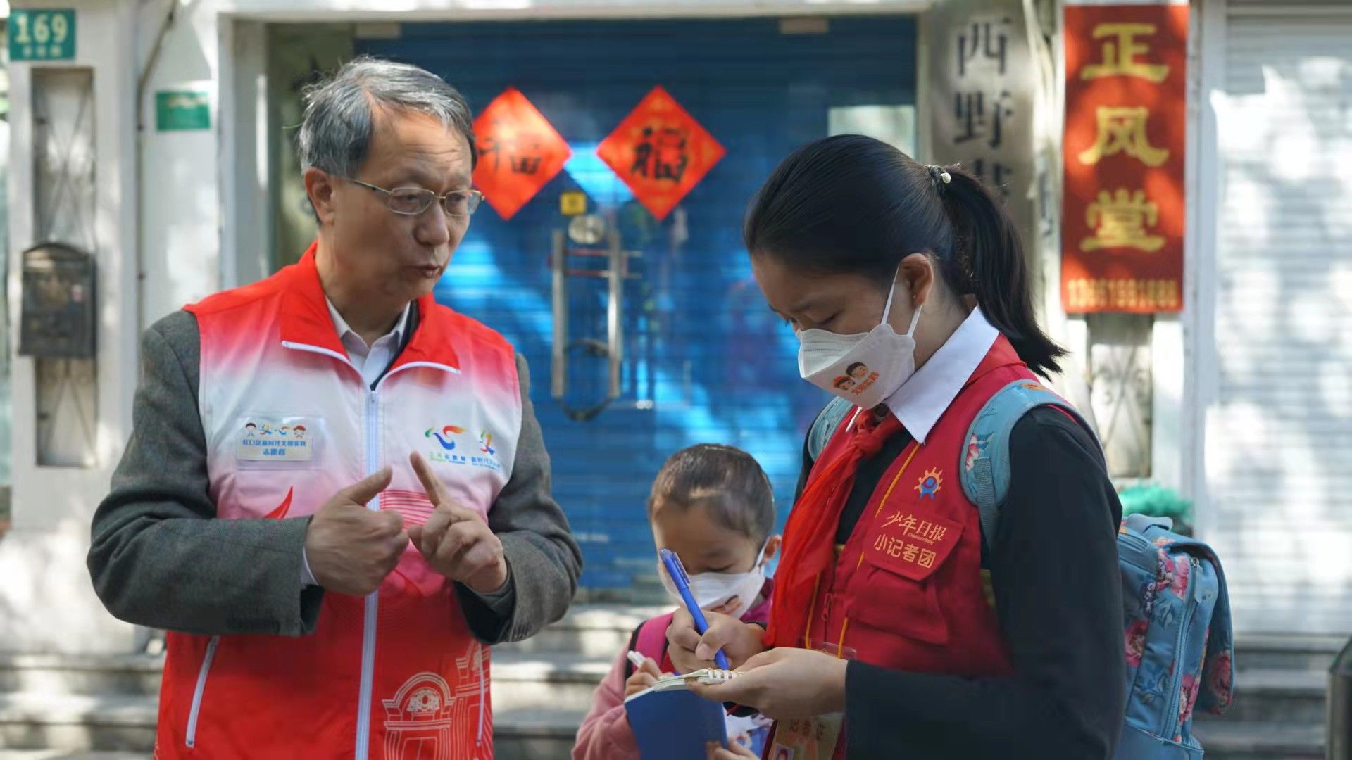 志愿者队伍|为城市软实力添砖加瓦，这支6万多人的志愿者队伍足迹遍布全上海