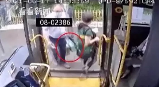 杨女士|看看那些土豪乘客失而复得的珠宝首饰