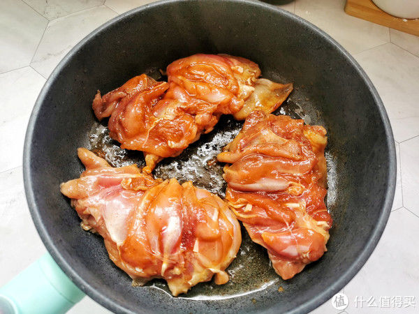 芝士脆皮鸡|免油炸！适合追剧的芝士脆皮鸡，奶香酥脆，一口平底锅就搞定