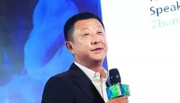 输给|海底捞董事长我做了那么多亲情化举动,却输给一个吧台小姑娘