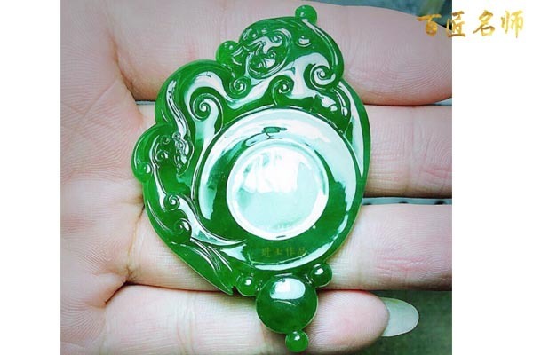 方寸之间,雕琢妙趣——郑进士的玉雕之路