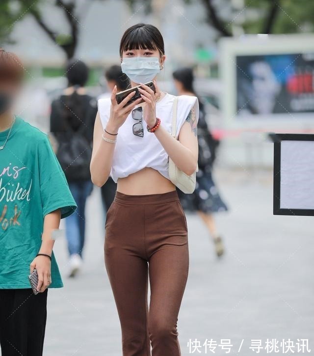 透气性 时尚好看的打底裤穿出潮女范,展现干净利落的气质美!