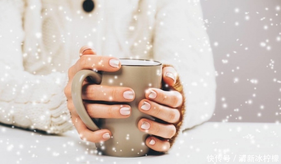 紧张|紧张手抖就是特发性震颤?它会导致帕金森吗?