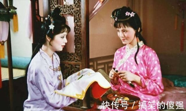 主子&贾宝玉背着袭人做了三件事,袭人的处境越来越尴尬,她却浑然不知