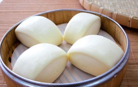 蒸馒头烙饼发面时,只放酵母是“大忌”,多放2样,10分钟发满盆