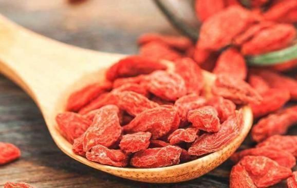 养肝|枸杞和“此”是绝配,连续喝3天,肾脏得到双重滋养,补肾更养肝