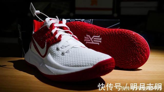 wen|600块前后掌双气垫！Nike再次诠释团队款比签名鞋好