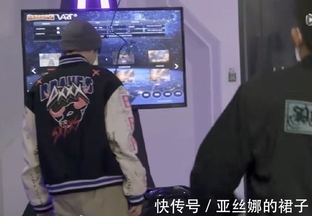 小凱|王俊凱玩游戲玩到崩潰，董子健還悠閑起勁看著，真不愧為最佳損友