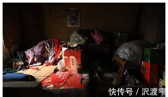 秘诀|100岁奶奶,饭前习惯特殊,至今满头黑发,看长寿秘诀是啥