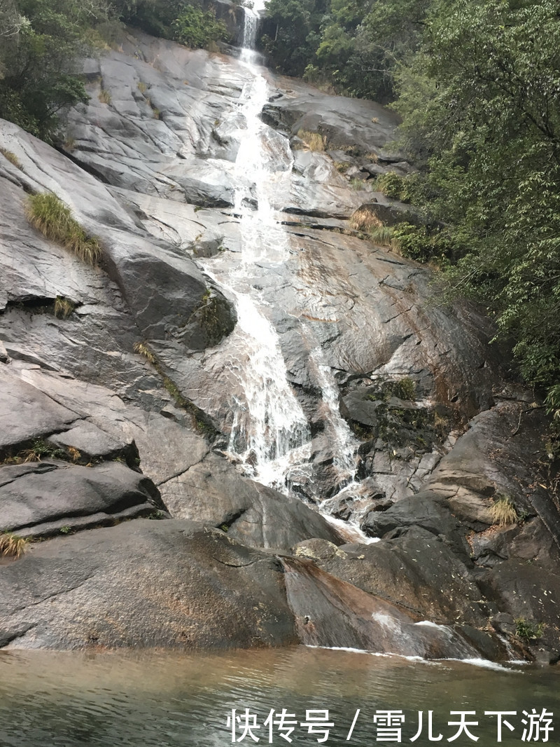 适合全家出游的地方，爬山的难度系数不高，风景宜人，空气清新舒适