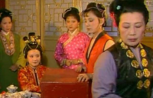 贾琏|红楼梦这3人的生日,藏着3个命案,与其中1人有很大的牵连