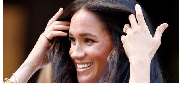 手表|梅根登《时代》封面，首饰价值近300万，包括戴安娜的卡地亚手表