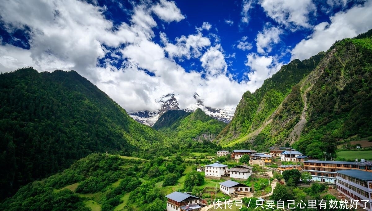 沿着丽江东侧去香格里拉，这条线路上的景点最多