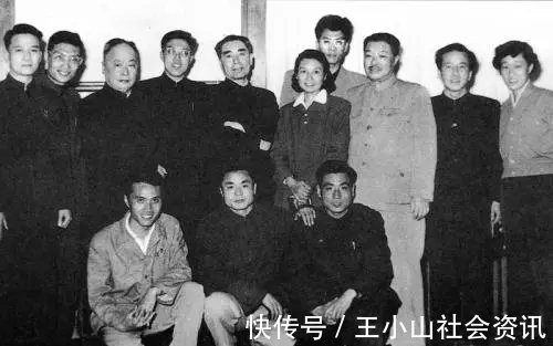 书法$周总理极罕见的书法结字,挥毫41遍笔墨沉静壮美,被封为天地雄文