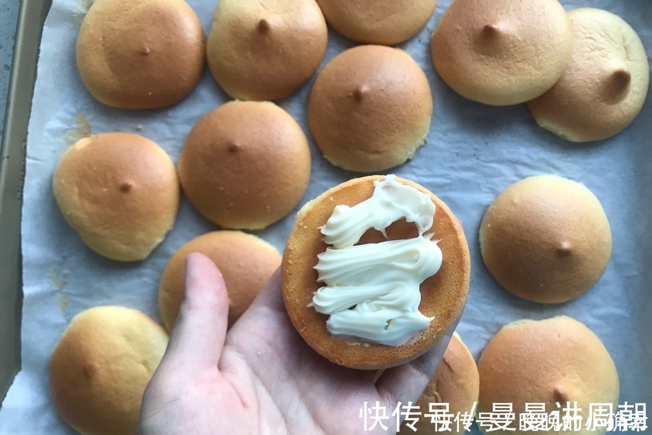 美食|网红美食海苔肉松小贝,自己在家也能做,步骤大公开,想学你就来