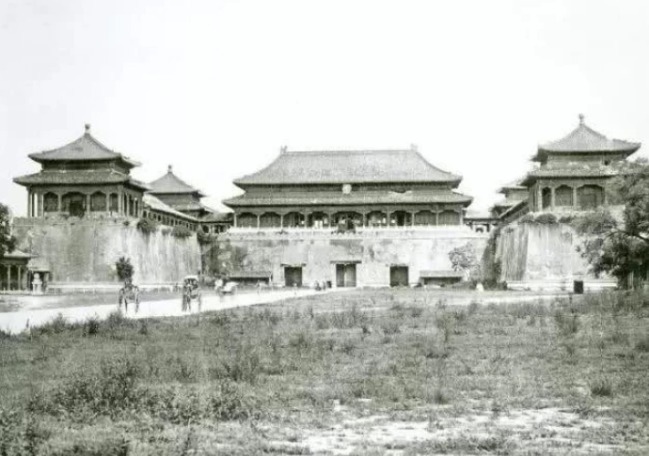令人|慈禧出逃后的紫禁城,日本人拍下了当时的照片,令人无比唏嘘