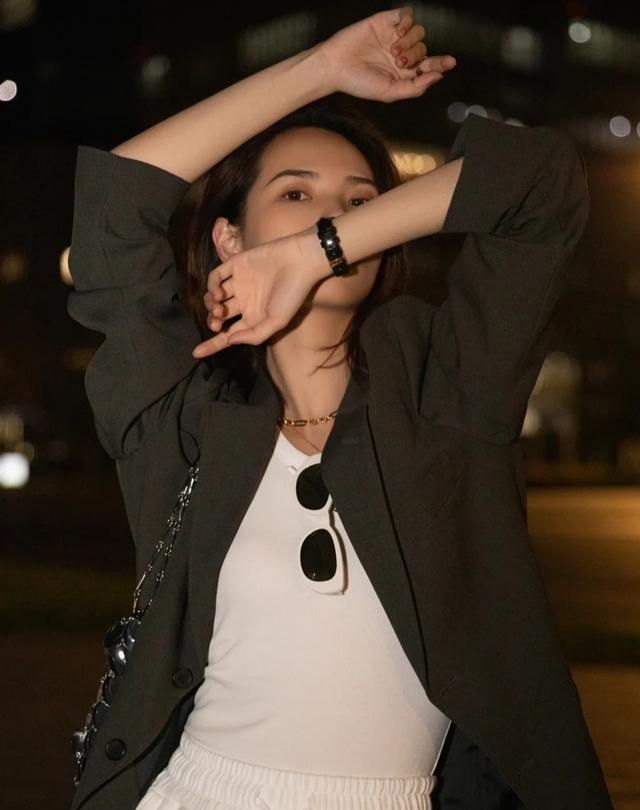 小裁 时尚博主的秋季穿搭分享,知性简约的时髦搭配,百搭实用不挑人