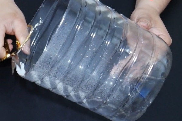 废品|空油桶别当5毛钱的废品卖了，放家里特别“值钱”，快回家找出来