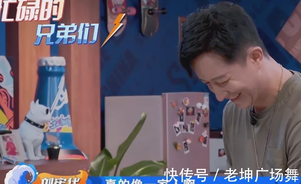 王一博|《街舞4》队长展厨艺,王一博独居吃手抓饼,韩庚婚后常下厨