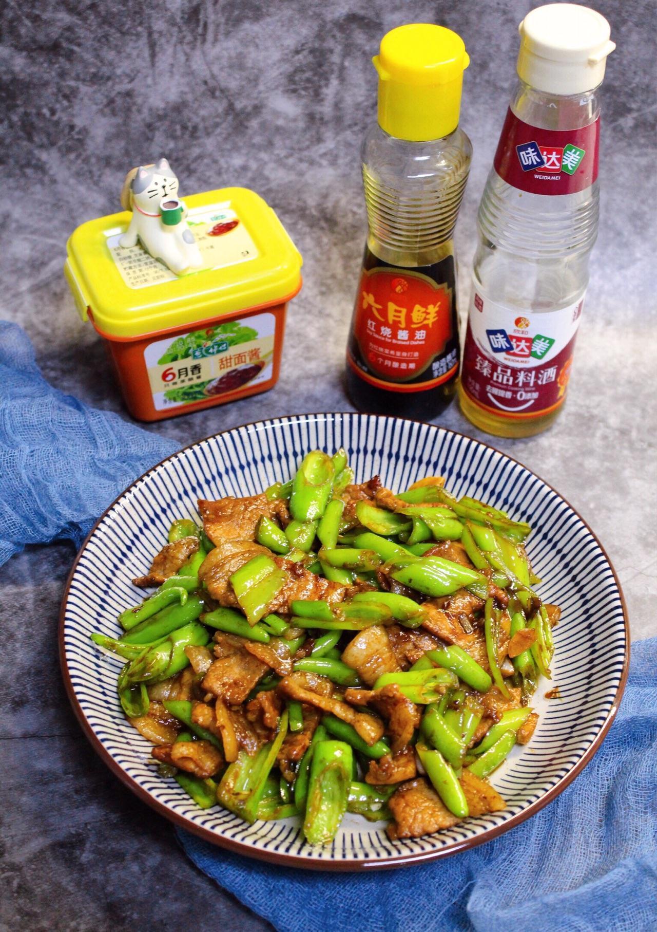 这样做出来的炒肉味道一级棒,一点也不输于饭店,又辣又开胃