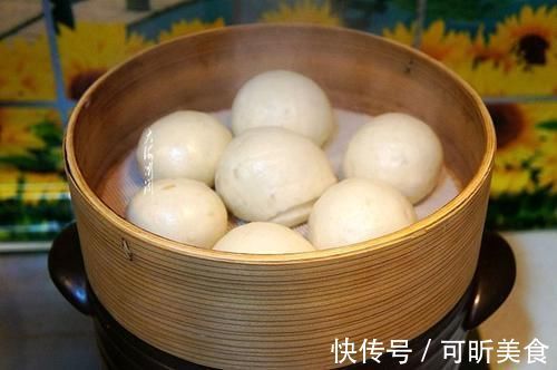 蒸馒头时，有人放酵母放白糖，其实“它”才是让馒头变松软的秘诀
