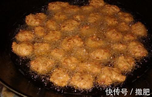 炸肉丸怎么做才外酥里嫩？牢记“2放2不放”，肉丸炸好又酥又香