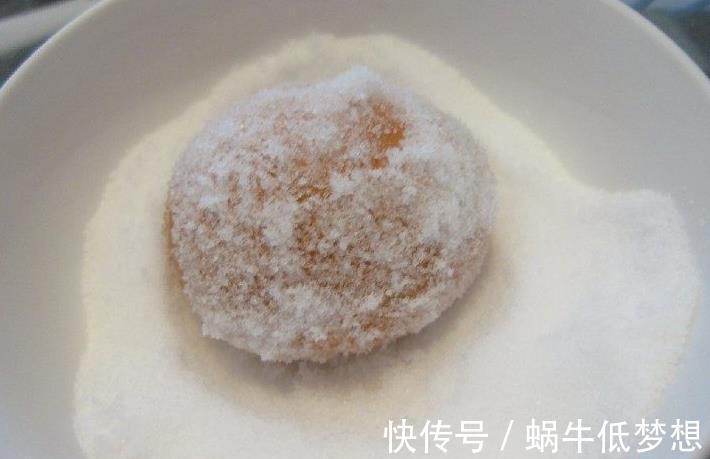咸鸭蛋|鸡蛋这样腌，简单易做，新手也能一次搞定，个个鸡蛋都流油起沙