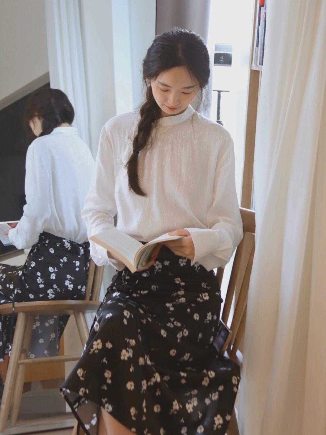 单品 早春校园穿搭别错过这四类,休闲、精致全都有,轻松拥有好人缘