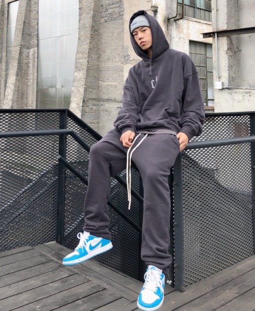 潮流|学会2020年最新穿搭, 用叠穿和套装引领时尚, 不做潮流克隆人