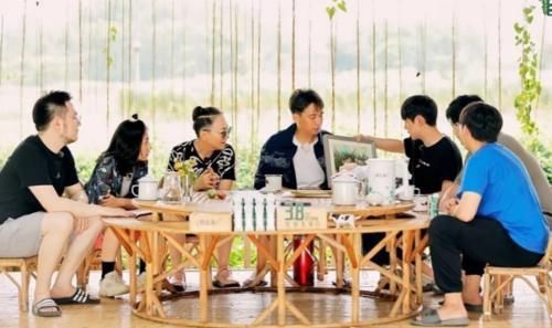 《向往5》曝光常驻MC人选,彭昱畅依旧常驻,但这次他也来了