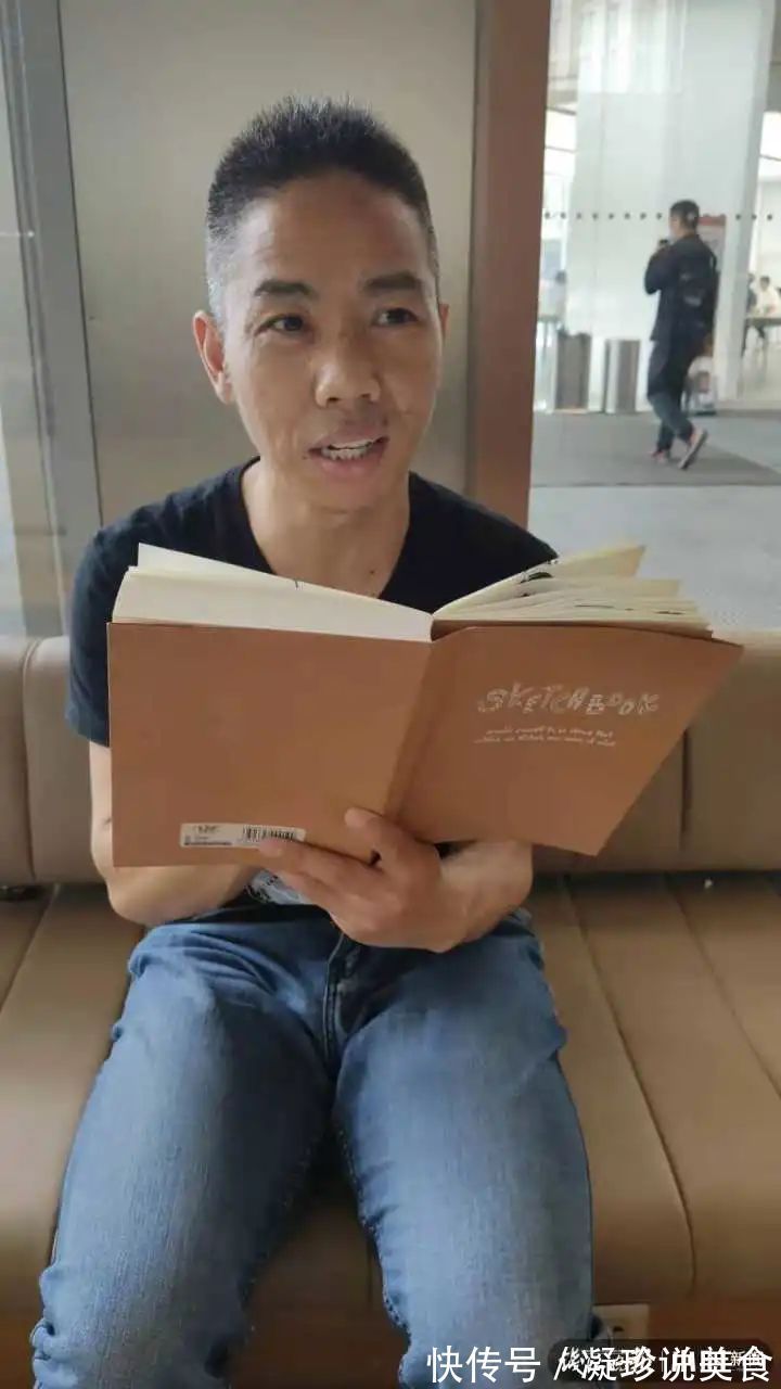 一幅画&3年画了12000多幅!地铁早晚高峰上,他画了这些偶遇的人