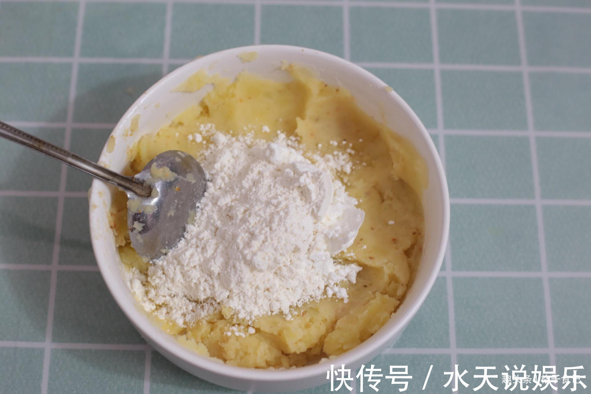 土豆|自从学会土豆此做法，女儿三天两头就想吃，刚出锅就抢着吃，特香