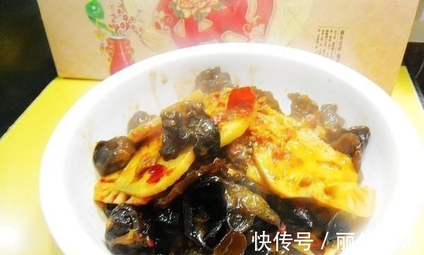 泡椒酱|木耳加一物,金子都不换,常吃排出体内毒素,大肚腩悄悄不见