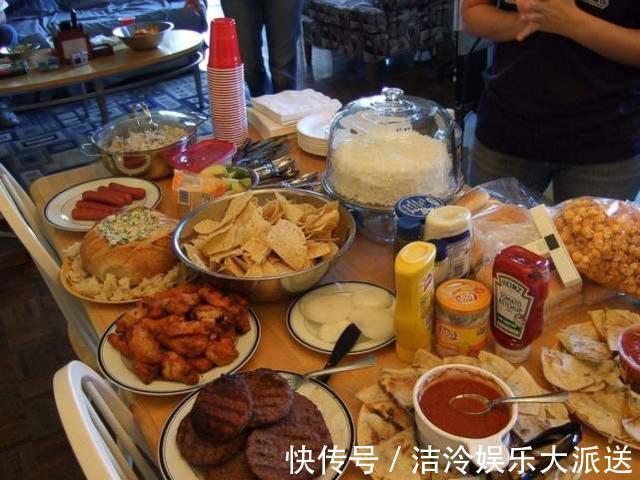 烤串|年纪越大的人越要忌口中老年人经常吃3类食物,血脂还会升高