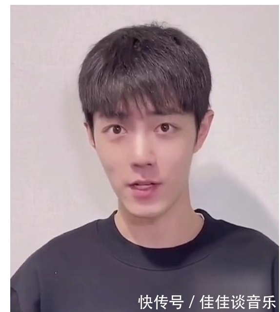 顶级流量 肖战近照成瓜娃子,直播时素颜配西瓜头,却被小奶牙抢镜