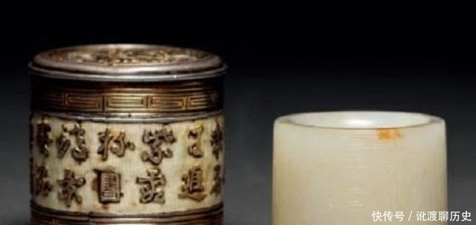 他是乾隆嫡世孙有个玉扳指,专家建议上交,他用6字让专家无话可说!