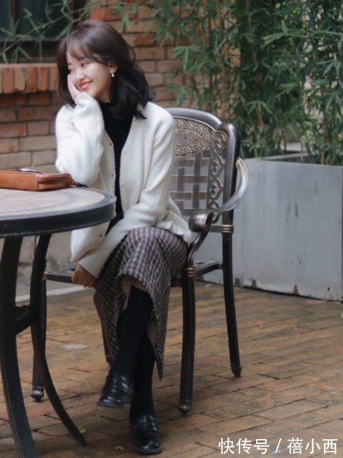 时髦 讲真!“针织衫搭配半身裙”太美了,时髦还保暖,冬季必备组合