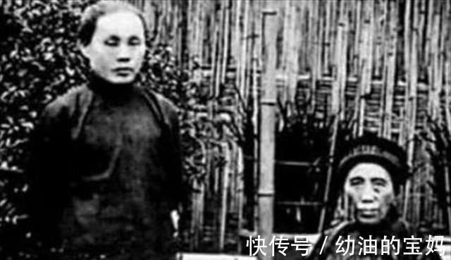 中国银行@郭沫若论书法水准,不配给皇帝陵题字?启功:去街上看看中国银行