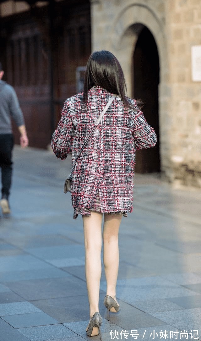 高跟鞋 时髦的姑娘,冬天选择尖头细高跟鞋,穿出长腿效果,搭配出气质