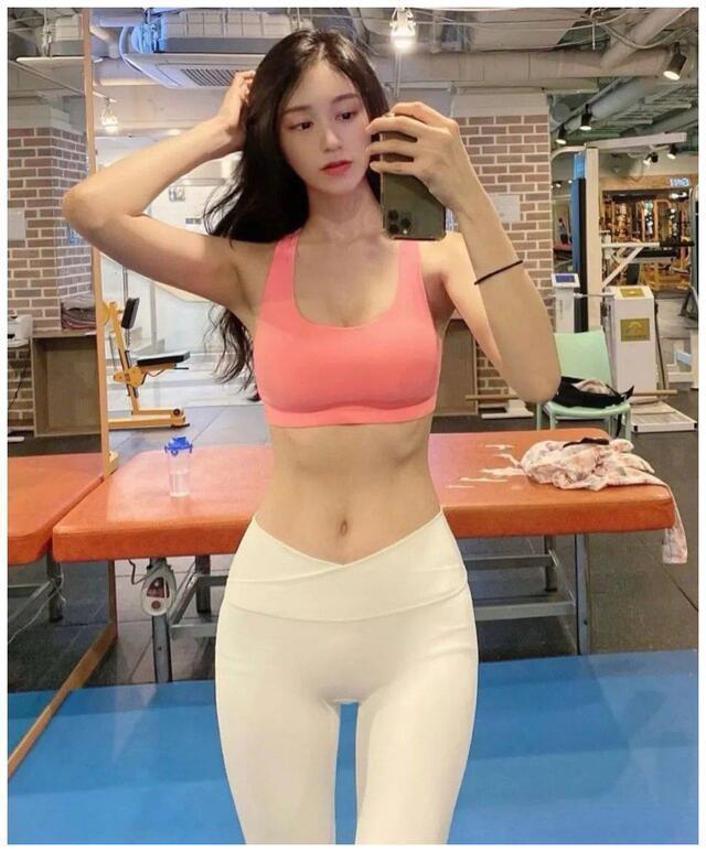 节食减肥|韩国大长腿美女LeeBora爱上健身,坚持撸铁,成就神仙身材