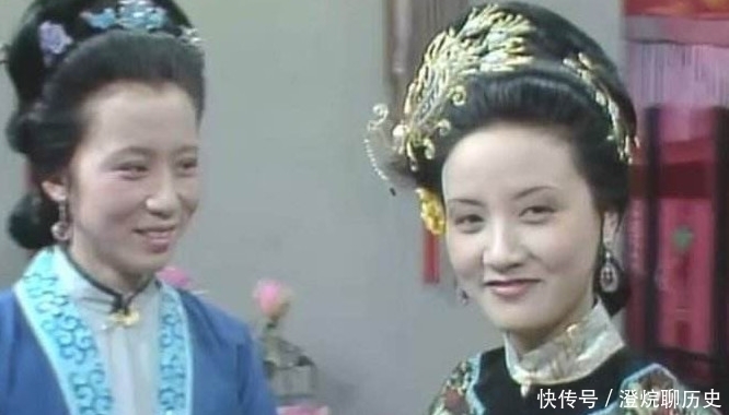 大观园里|红楼梦里,李纨虽然丧夫,却敢讽刺王熙凤,还敢不给贾政面子