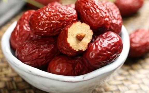 大枣|红枣配“一宝”,大肚腩消了,失眠治好了,养出好气色,年轻不老