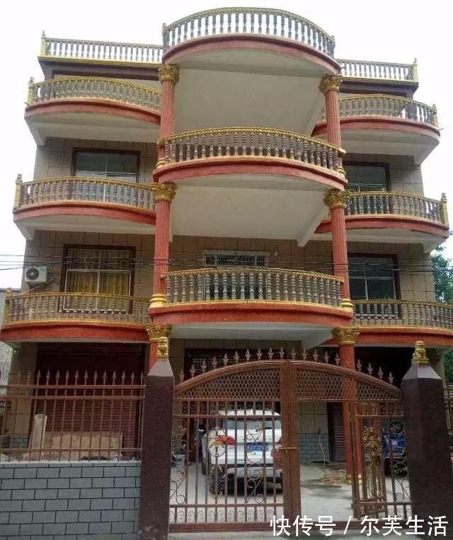 建筑|本来是在农村盖别墅, 结果建成当地奇葩建筑