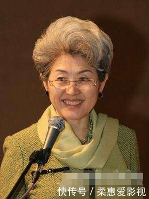 这才是六十岁女人最好看的发型,发量显多又好打理,白发更显气质