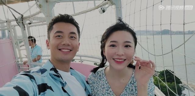 女一号是来出道的 女三号是来吃东西的 只有女二是来谈恋爱的