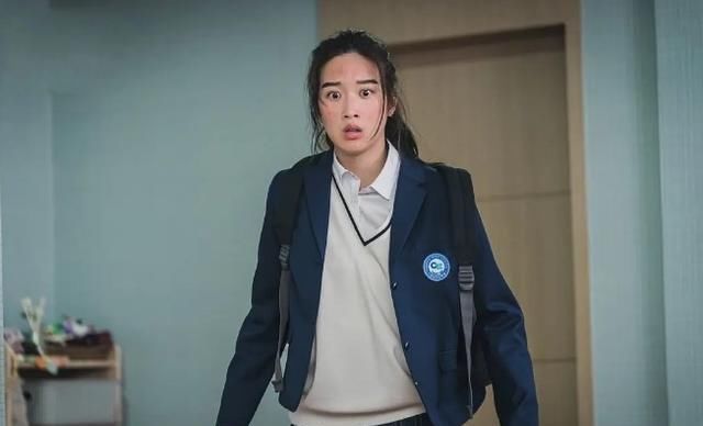 a8587|她出演新剧人气飙升，是学霸还会三种语言，真实家境公开令人意外